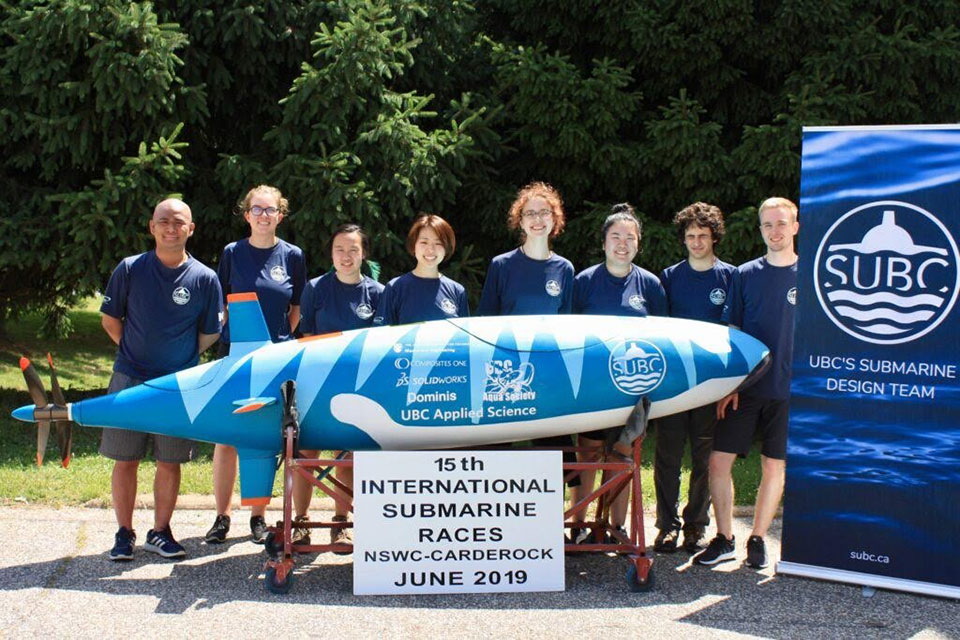 SUBC team photo with their submarine