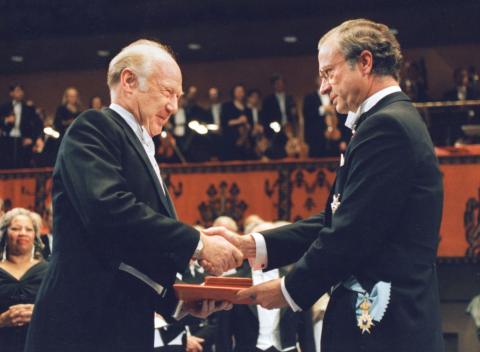 Michael Smith accepting Nobel Prize