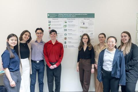Algae to sequester carbon - Design and Innovation Day Team